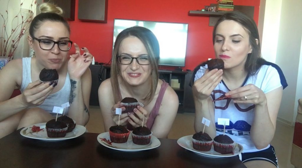 Girlfriends cooked muffins from their own shit and ate them - Josslyn Kane, Ella Gilbert and Diana Spark 6